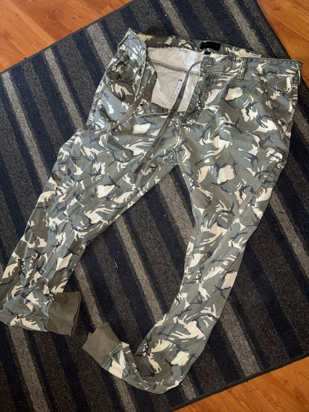 Men's True Religion Camouflage Jogger Pants - Camo 36